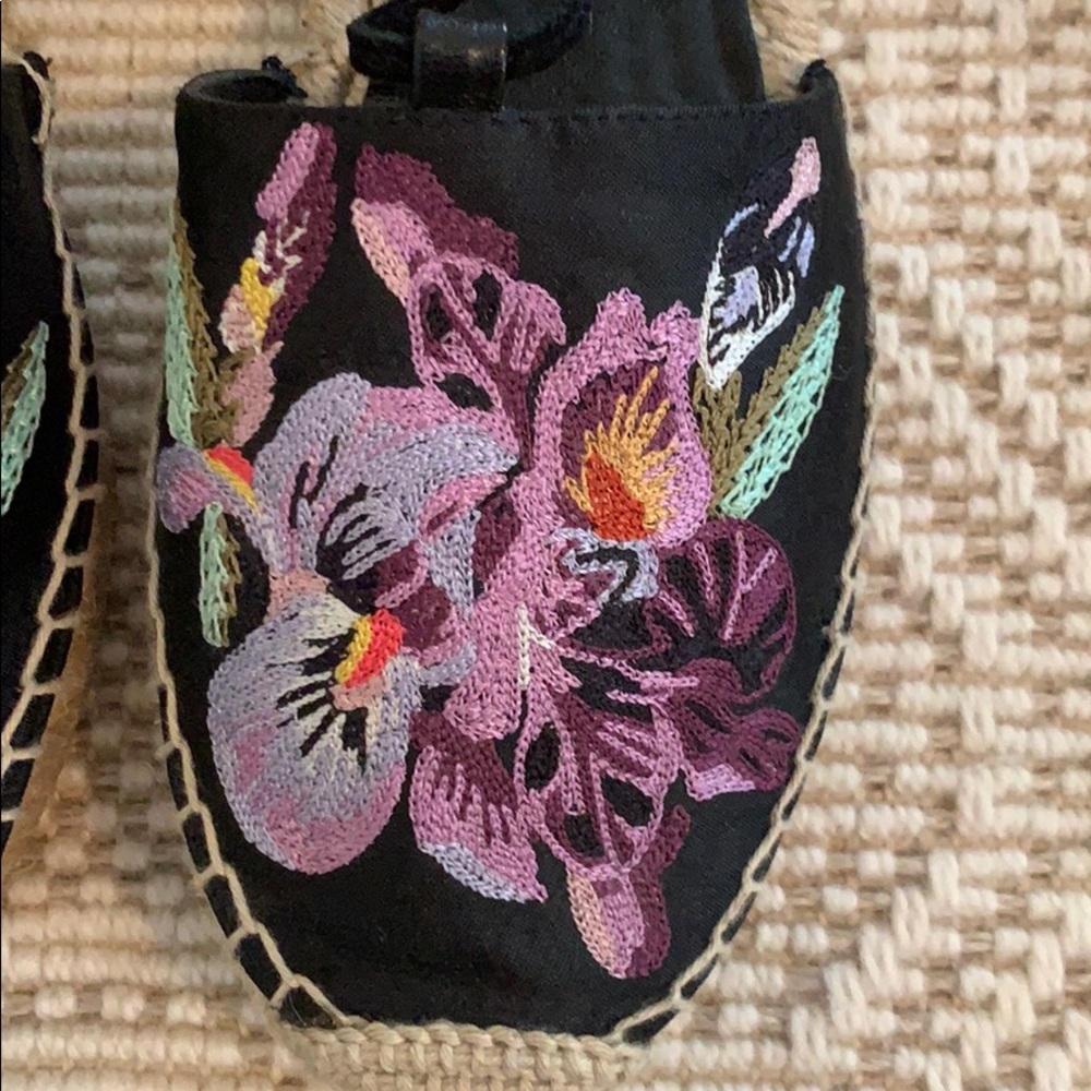 ETRO Embroidered Espadrilles- FITS LIKE SIZE 8/8.5 - Picture 3 of 8